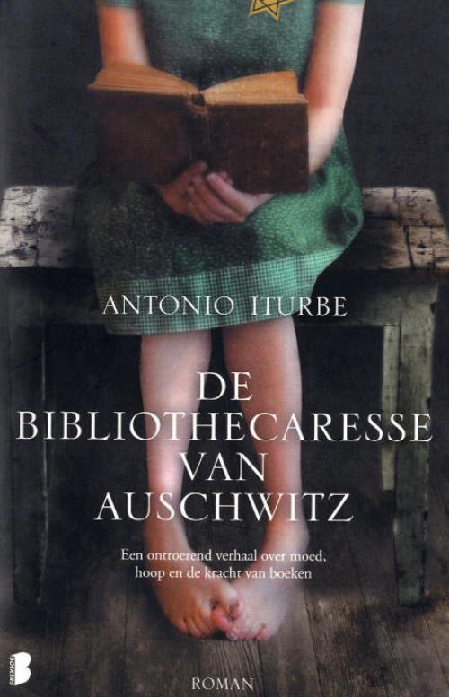 Dit is de afbeelding van het boek De bibliothecaresse van Auschwitz